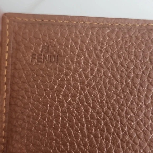 ✅️100% Authentic Fendi Wallet - Picture 5 of 8